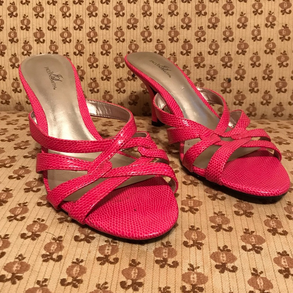 Jaclyn Smith pink heeled sandals